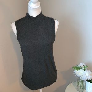 🌸 GAP Grey Sleeveless Turtleneck Top